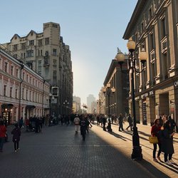 Ювелирная выставка на Старом Арбате покорила сердца москвичей и гостей столицы