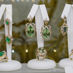 Выставка «Сокровища Петербурга»  в Академии Штиглица станет кульминацией летних ювелирных праздников во дворцах Северной столицы
