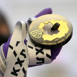 АДАМАС изготовил для лучших хоккеистов континента эксклюзивные медали