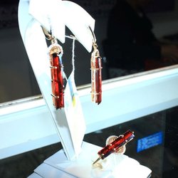 Осенняя российская ювелирная выставка «УралЮвелир-2015» в Екатеринбурге отпраздновала свой пятнадцатилетний  юбилей.