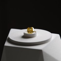 АЛРОСА представила крупнейший розовый бриллиант в своей истории