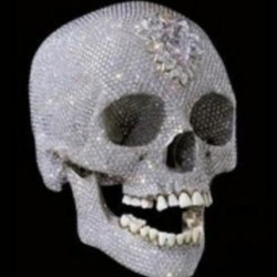 Весной 2012 года в Лондоне покажут череп, украшенный 8601 бриллиантом