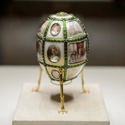 В Петербурге презентовали коллекцию яиц Фаберже