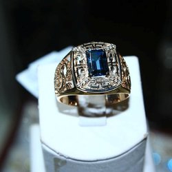 Осенняя российская ювелирная выставка «УралЮвелир-2015» в Екатеринбурге отпраздновала свой пятнадцатилетний  юбилей.