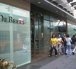 Производство алмазов компании De Beers снизилось в 3 квартале на 31%