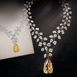 В Дубае выставлено самое дорогое ожерелье в мире