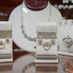 Величественный Особняк Трубецких-Нарышкиных откроет свои двери для всех желающих увидеть очередные удивительные коллекции ювелирного искусства.