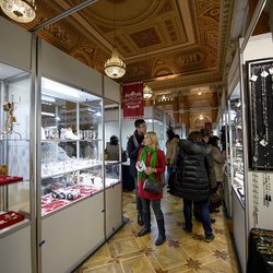 Осенняя неделя ювелирной моды «Сокровища Петербурга» соберет ведущих производителей украшений и дизайнеров со всего света в Бронзовом дворце.