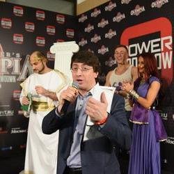 Знаменитые бодибилдеры оценили прочность золотых цепей АДАМАС