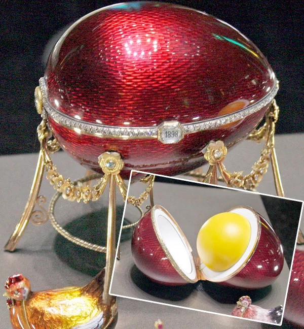 Первое пасхальное императорское яйцо «Курочка»