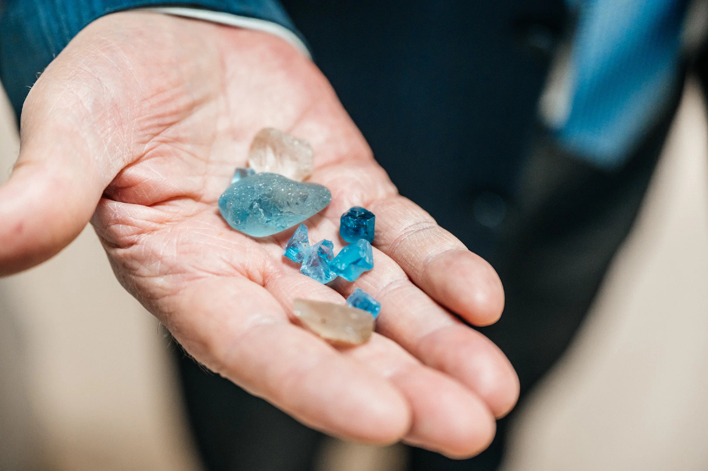 Драгоценный Sky Blue: как в ядерном реакторе создают камни для ювелирных украшений