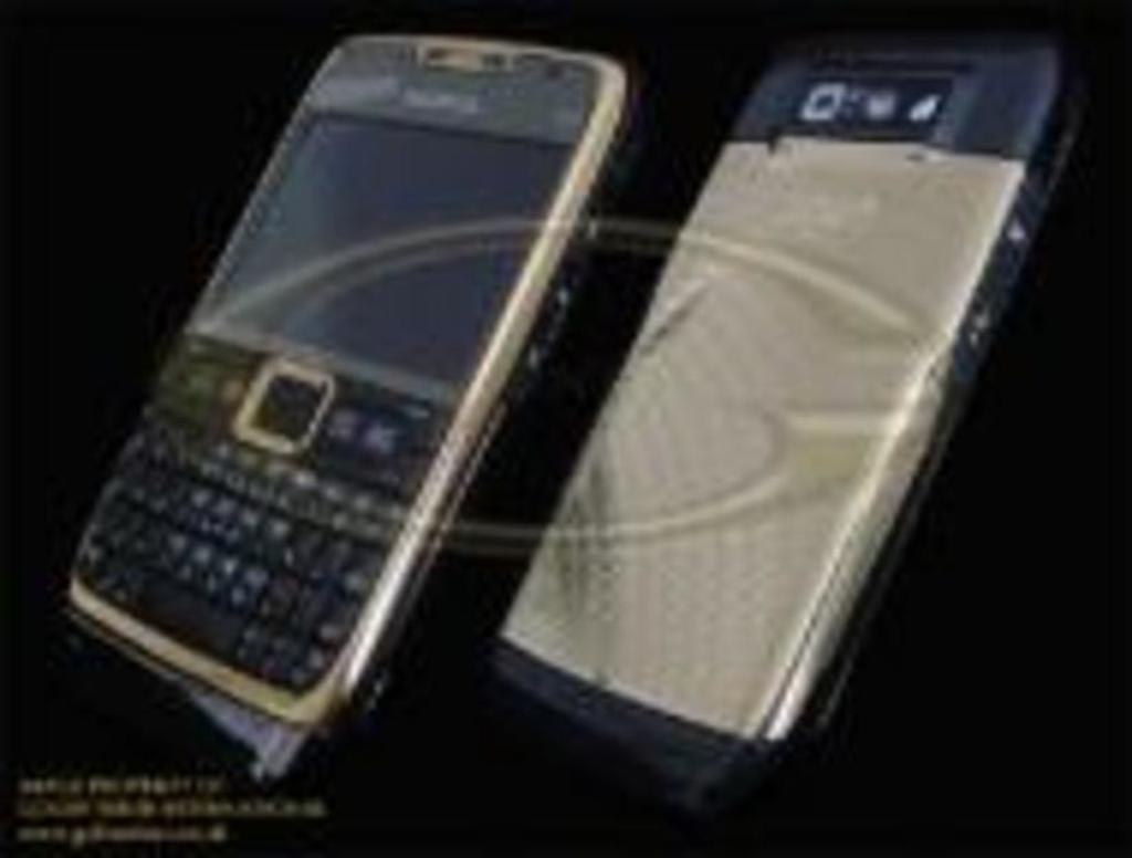 Nokia E71 стала золотой