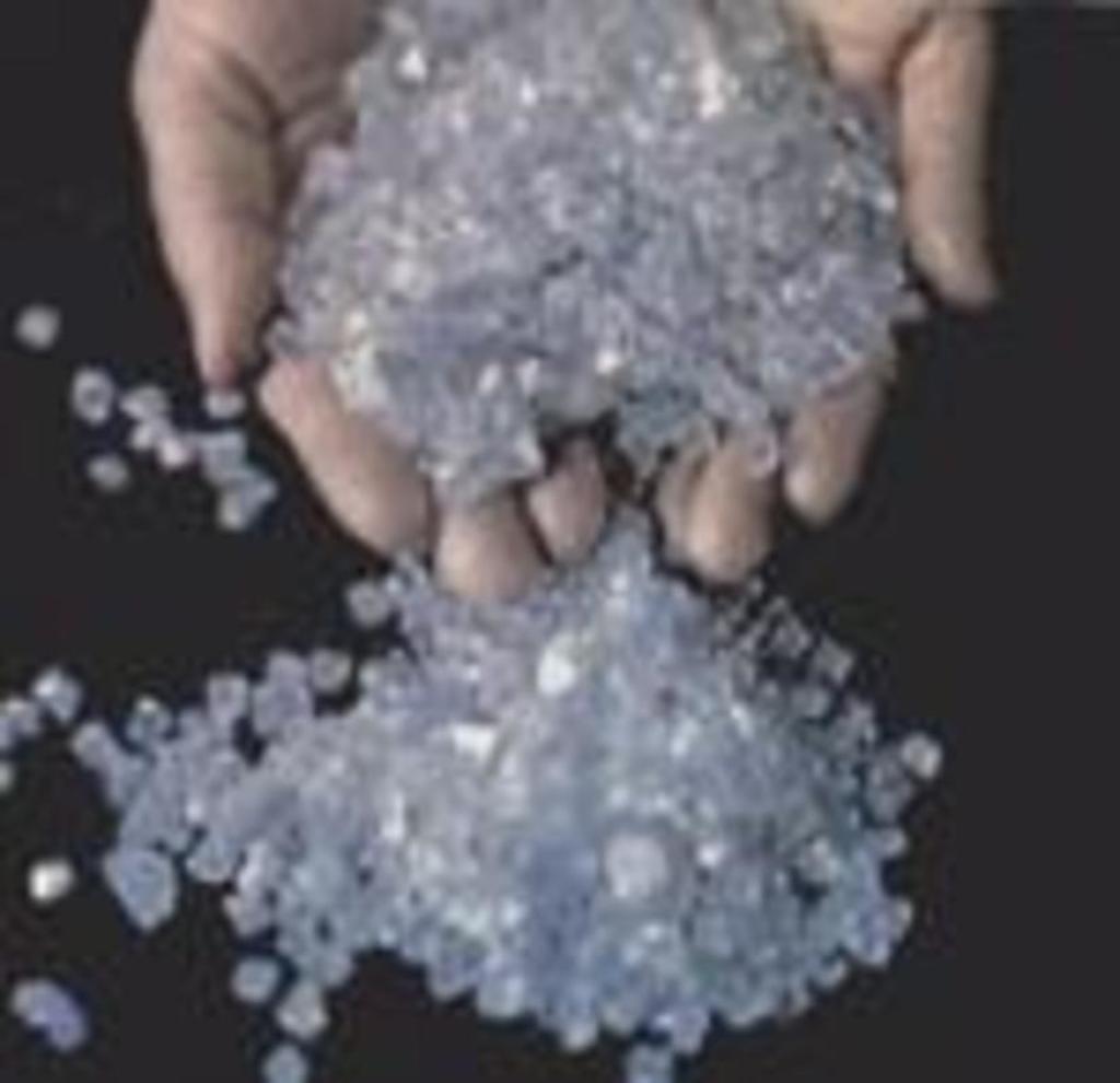 Индийские производители бриллиантов сокращают закупки сырья