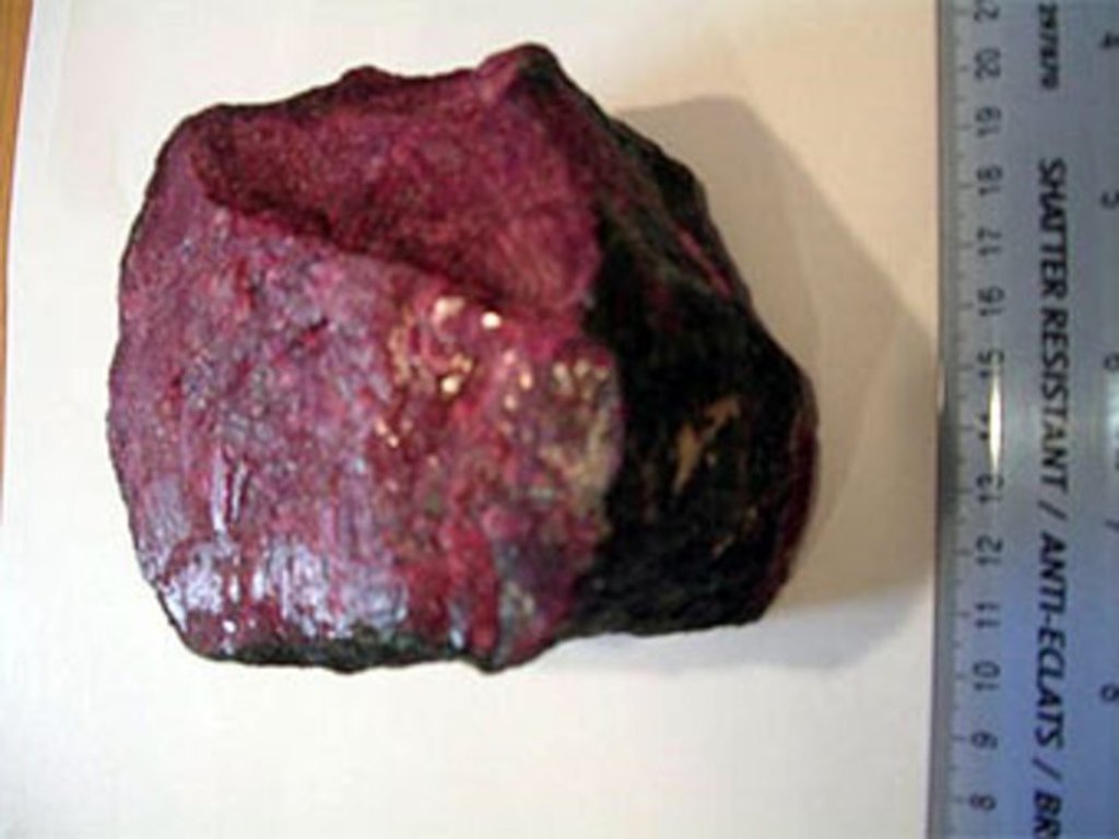 Рубин стоимостью в 11 миллионов фунтов стерлингов оказался ненастоящим