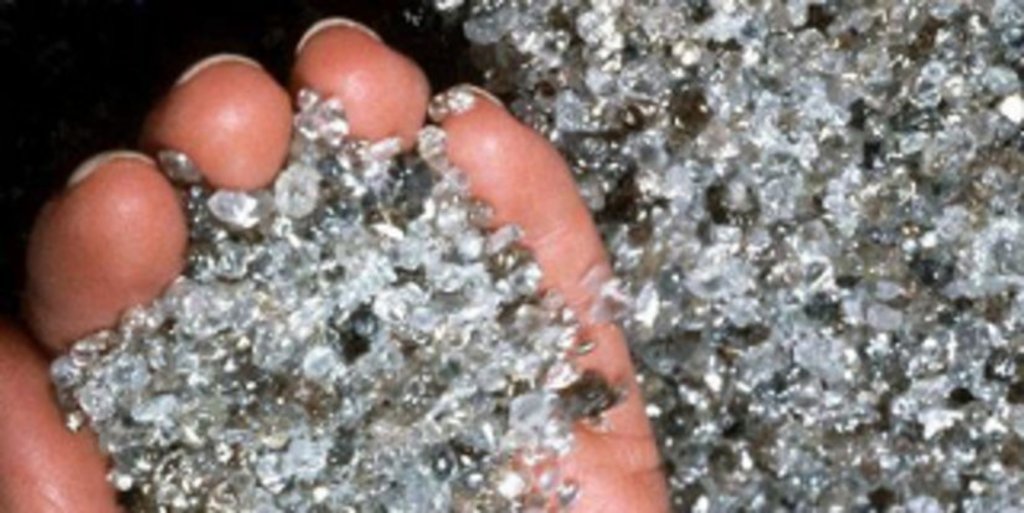 De Beers может обойти АЛРОСА и стать крупнейшим алмазным производителем в 2011 году