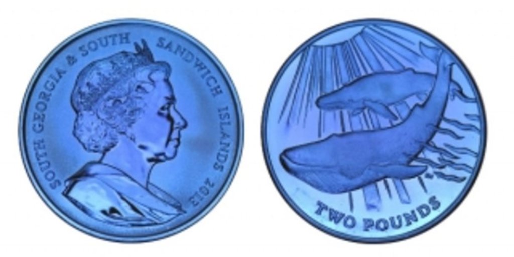 «Синий кит» - монета из синего титана