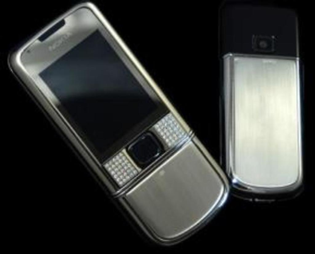 Серебрянный вариант Nokia 8800 Arte