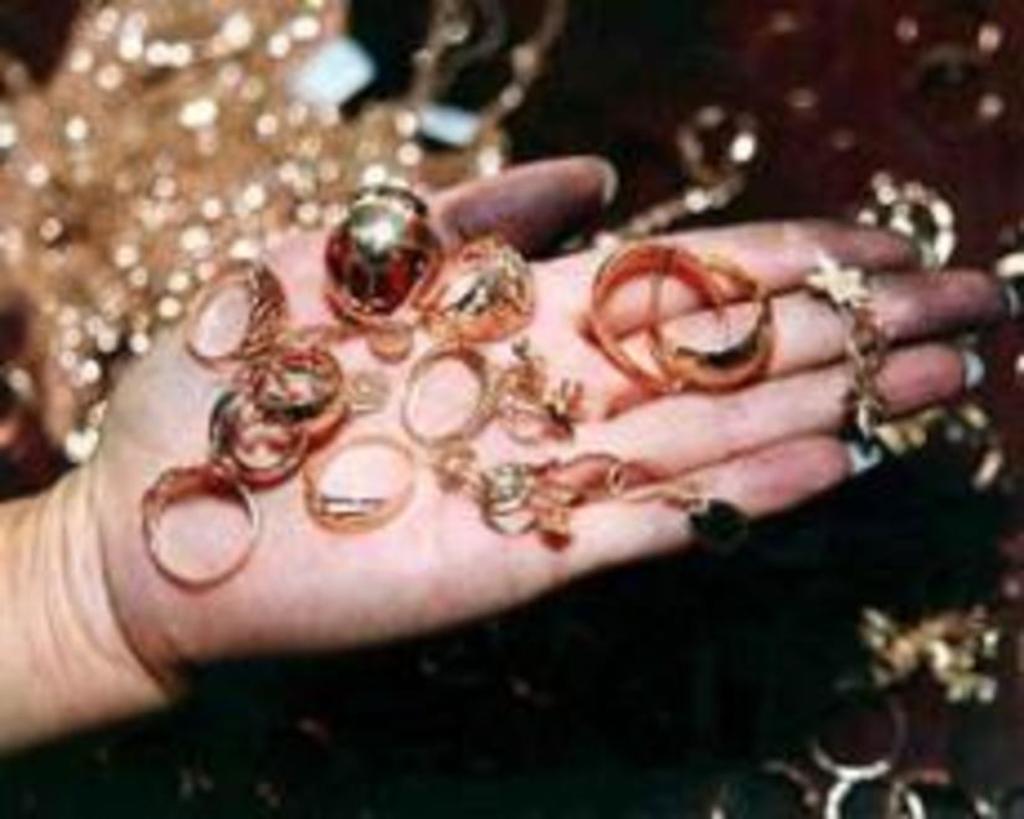 Ломбард даст деньги за все, что блестит