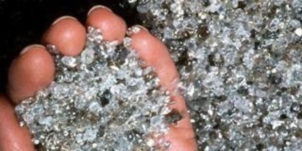 Объем алмазодобычи De Beers в 1-м квартале 2013 года вырос на 6%