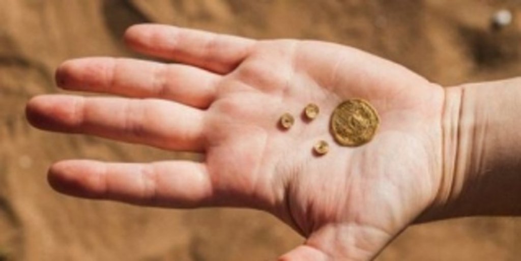 Клад из монет нашли в мусорной яме