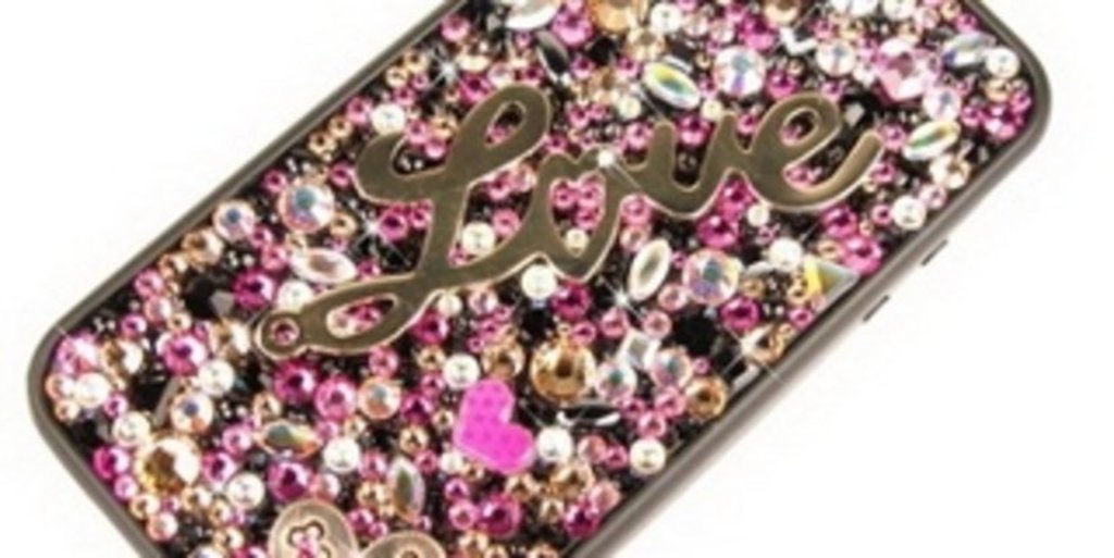 CrystalSkins «одевает» iPhone 4G в кристаллы Swarovski