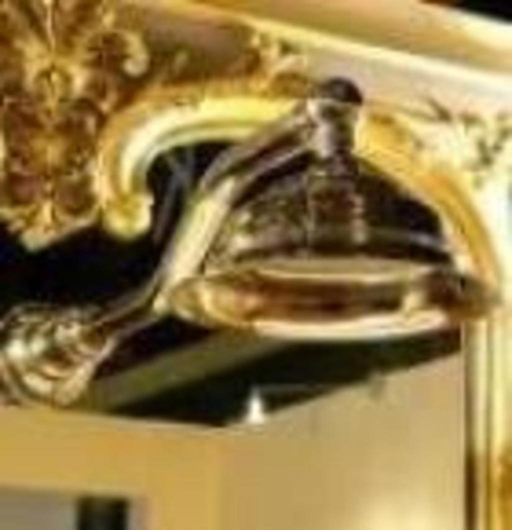 Открылась чугунная выставка