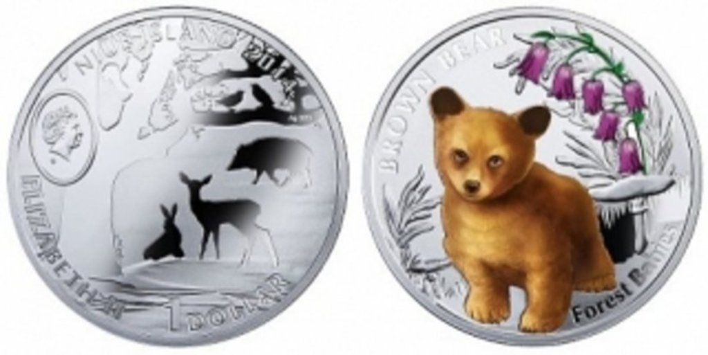 Медвежонок попал на серебряную монету