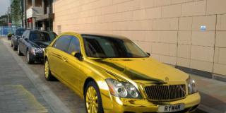 «Maybach 62», сверкающий золотом