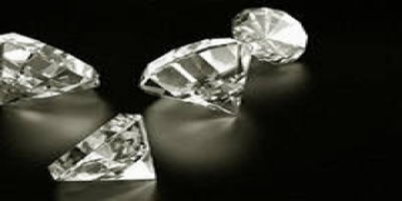 Индийские ювелирные компании активно продвигают бриллианты